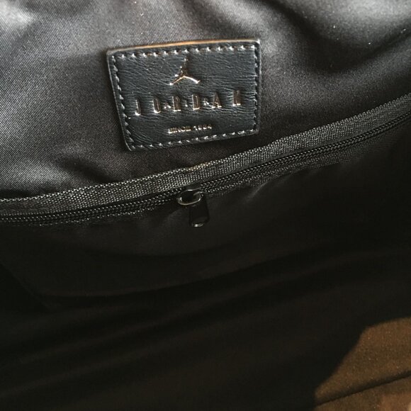 Jordan Monogram Duffel Bag "Black" (25L) - Picture 6 of 8